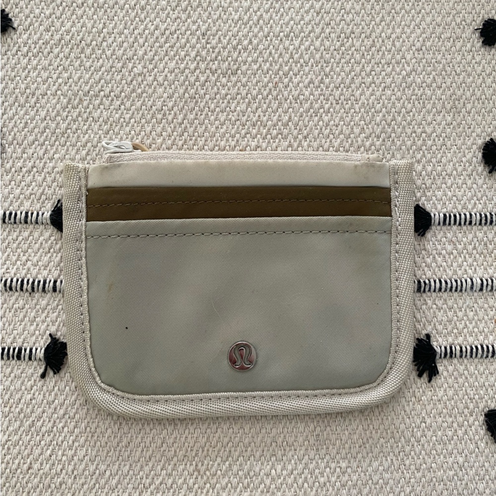 Lululemon card holder